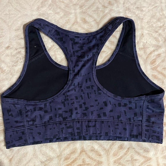 Nike sports bra - Picture 3 of 3